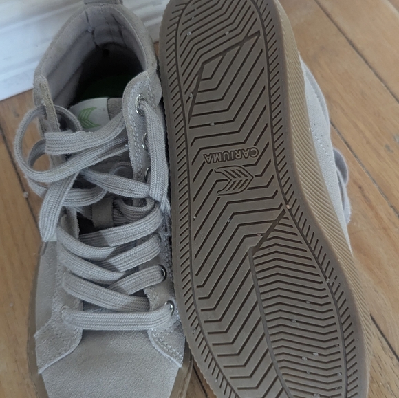 Cariuma High Gum Cloud Grey Suede Sneakers - Picture 5 of 5